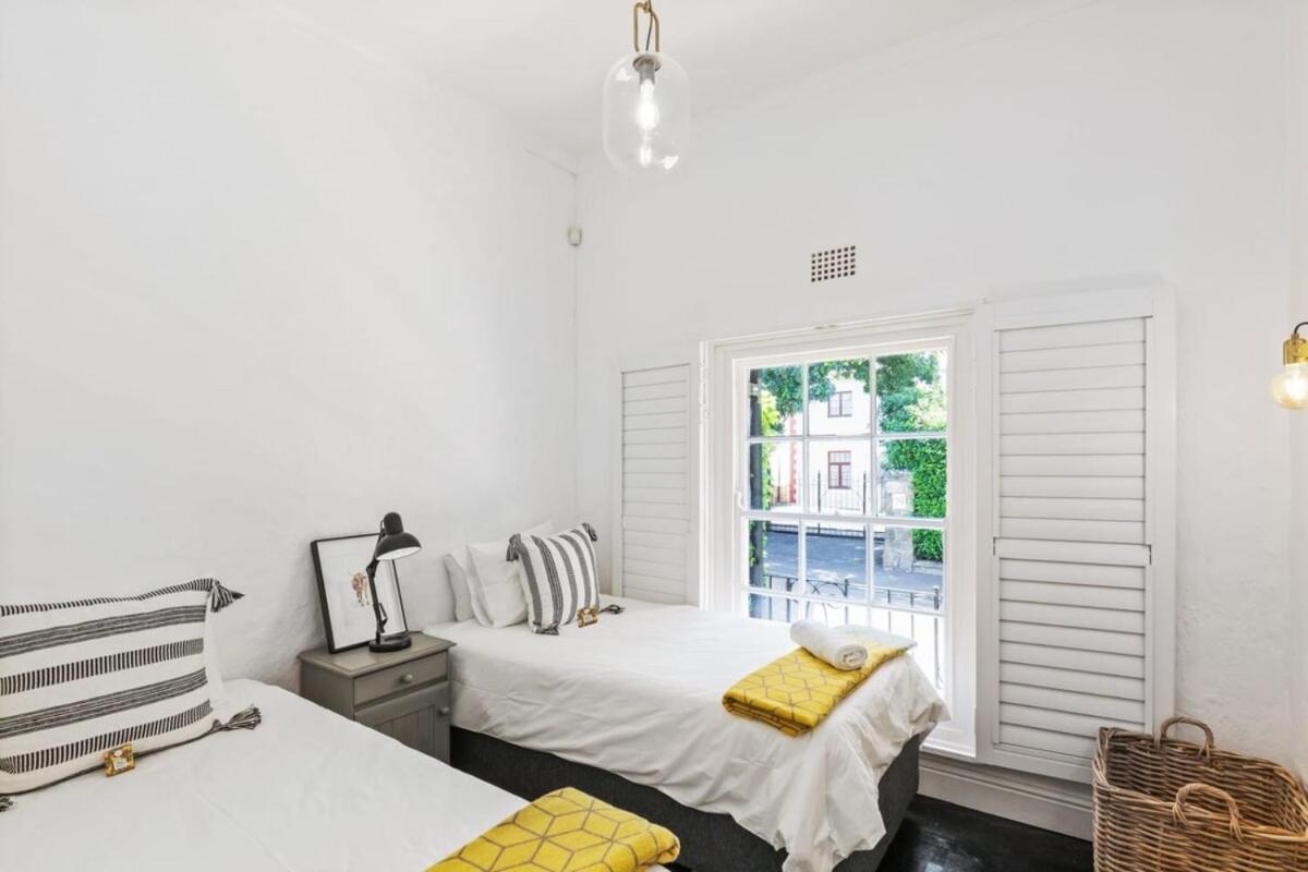 Ty-bach Cotttage Leafy Newlands Village Cape Town